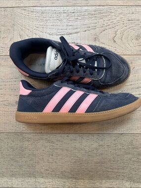 adidas Navy Blue Low-Top Sneaker
